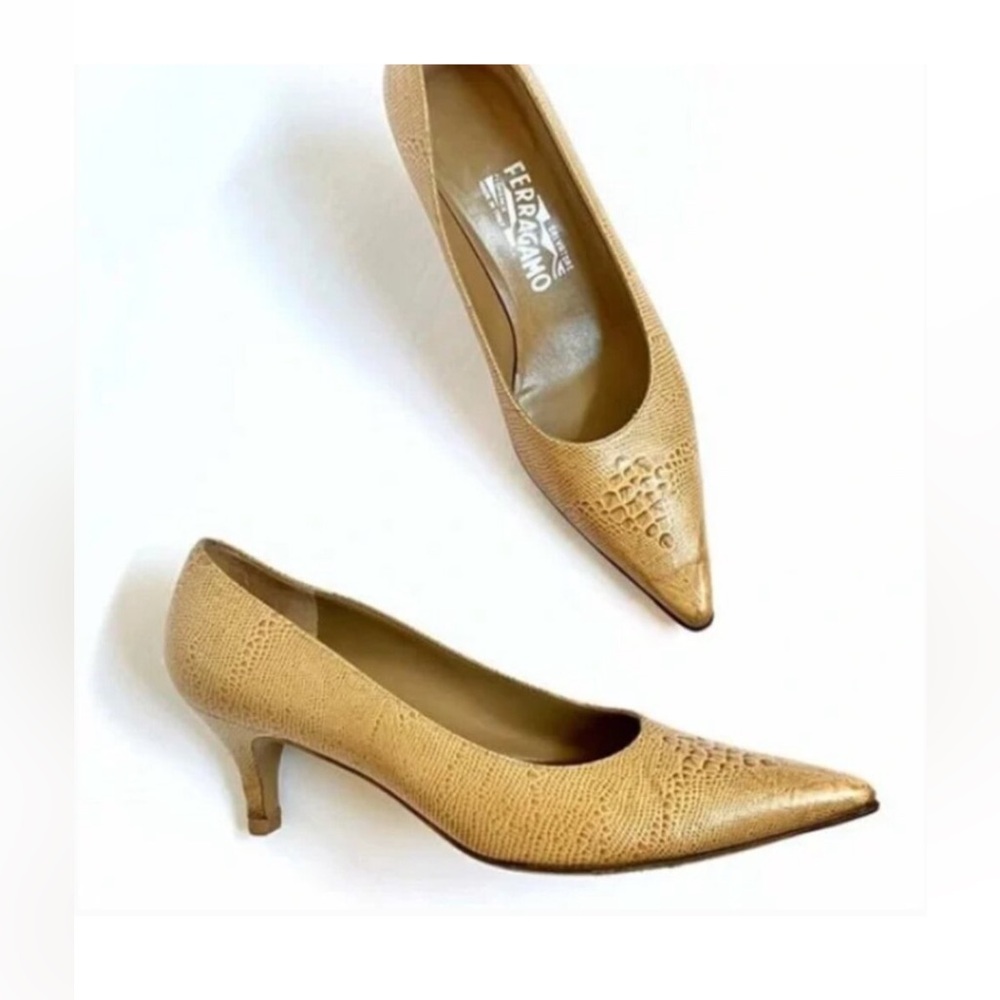 Salvatore Ferragamo Women's Tan Snakeskin Pumps - 8